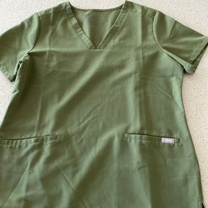 Figs Casma scrub top